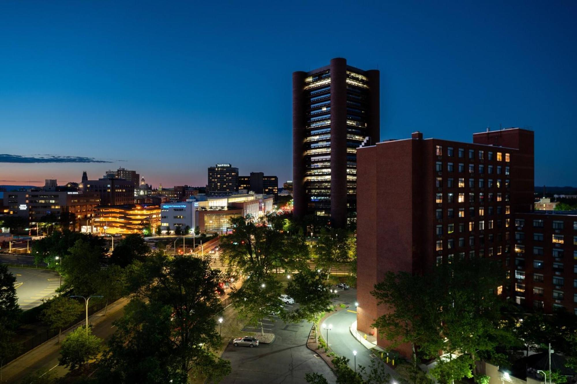 Luxury Apartments By Hyatus At Pierpont New Haven Exteriör bild